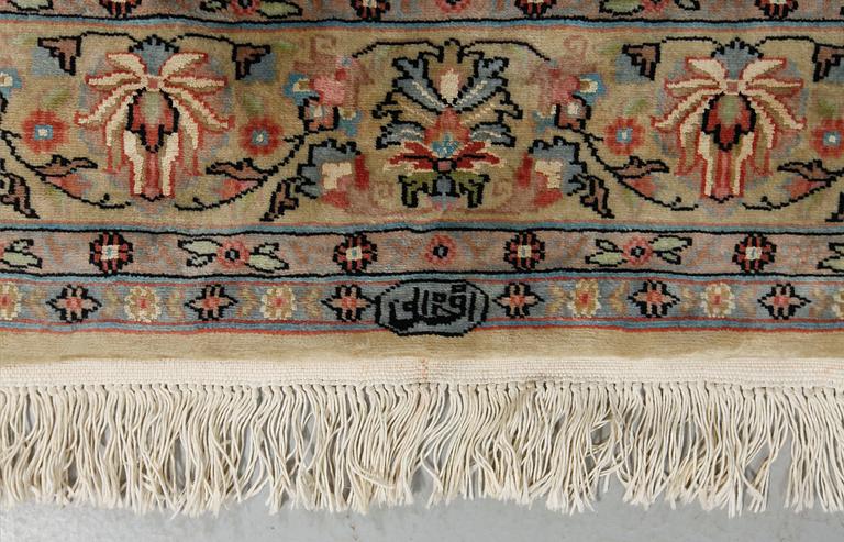 MATTA, Pakistan, old, bär inskription, 190 x 126 cm.