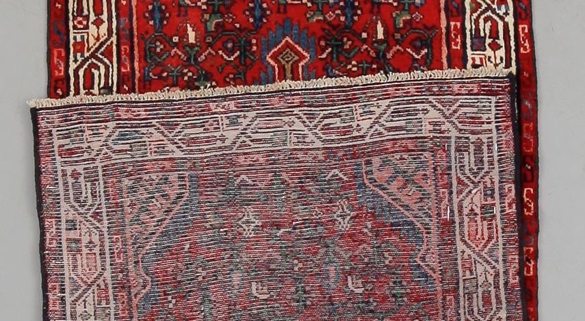 MATTA, Indjelass, ca 310 x 90 cm.