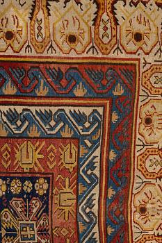 A CARPET, an antik Zeichur, ca 269 x 184 cm.