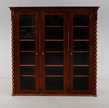 BOKSKÅP, omkring 1800-talets mitt.