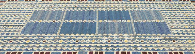 BARBRO NILSSON, matta, rölakan, 251 x 196,5 cm, "Salerno blå", signerad AB MMF BN.