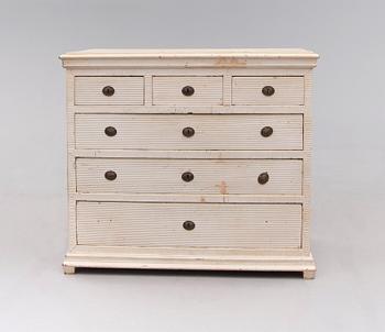 BYRÅ, sengustaviansk, omkring år 1800.