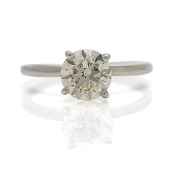 Ring solitär 950 platina med en rund briljantslipad diamant, GIA-cert, Van Bruun.