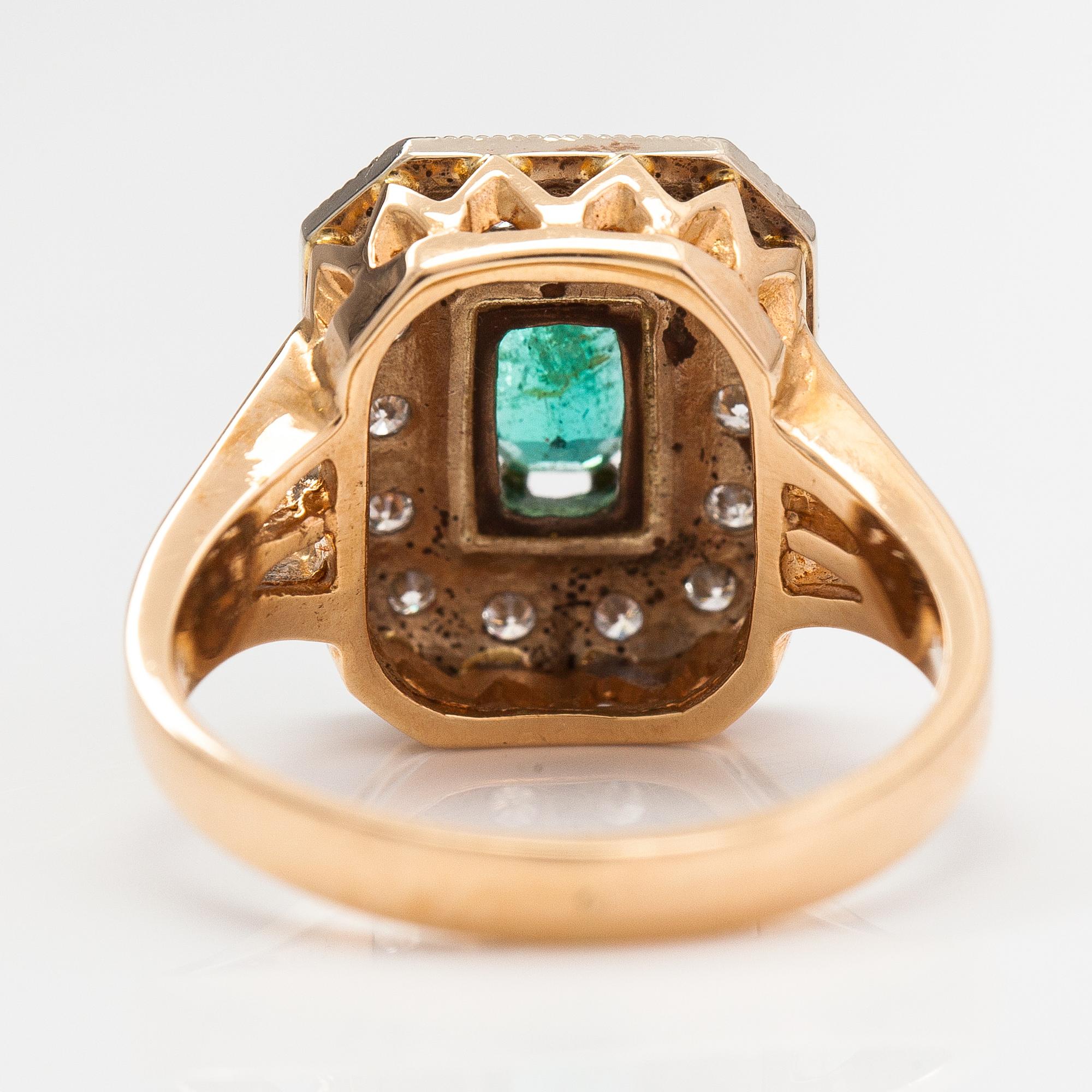 Ring, 14K guld, smaragd och diamanter ca 0.21 ct tot och smaragd. Kulta Market Vuorinen Tavastehus 1994.