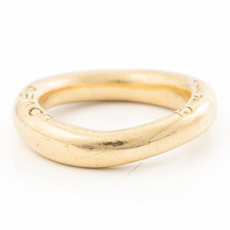 Ole Lynggaard, ring, “Love No. 4”, 18K gold.