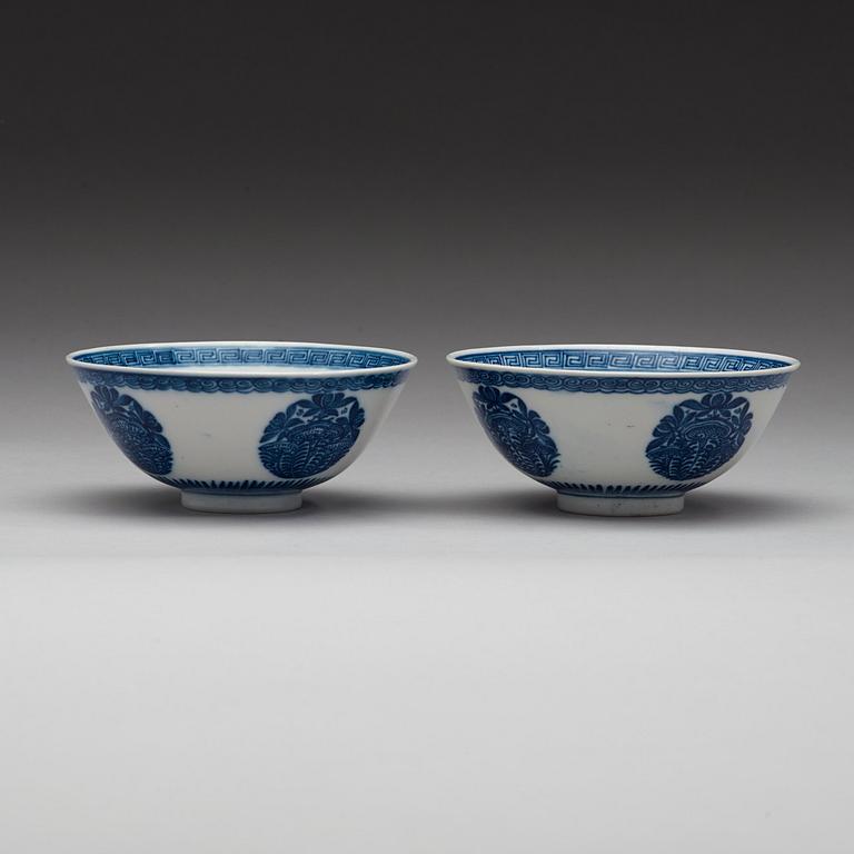 A pair of blue and white bowls, Qing dynasty with Xuandes four character mark.