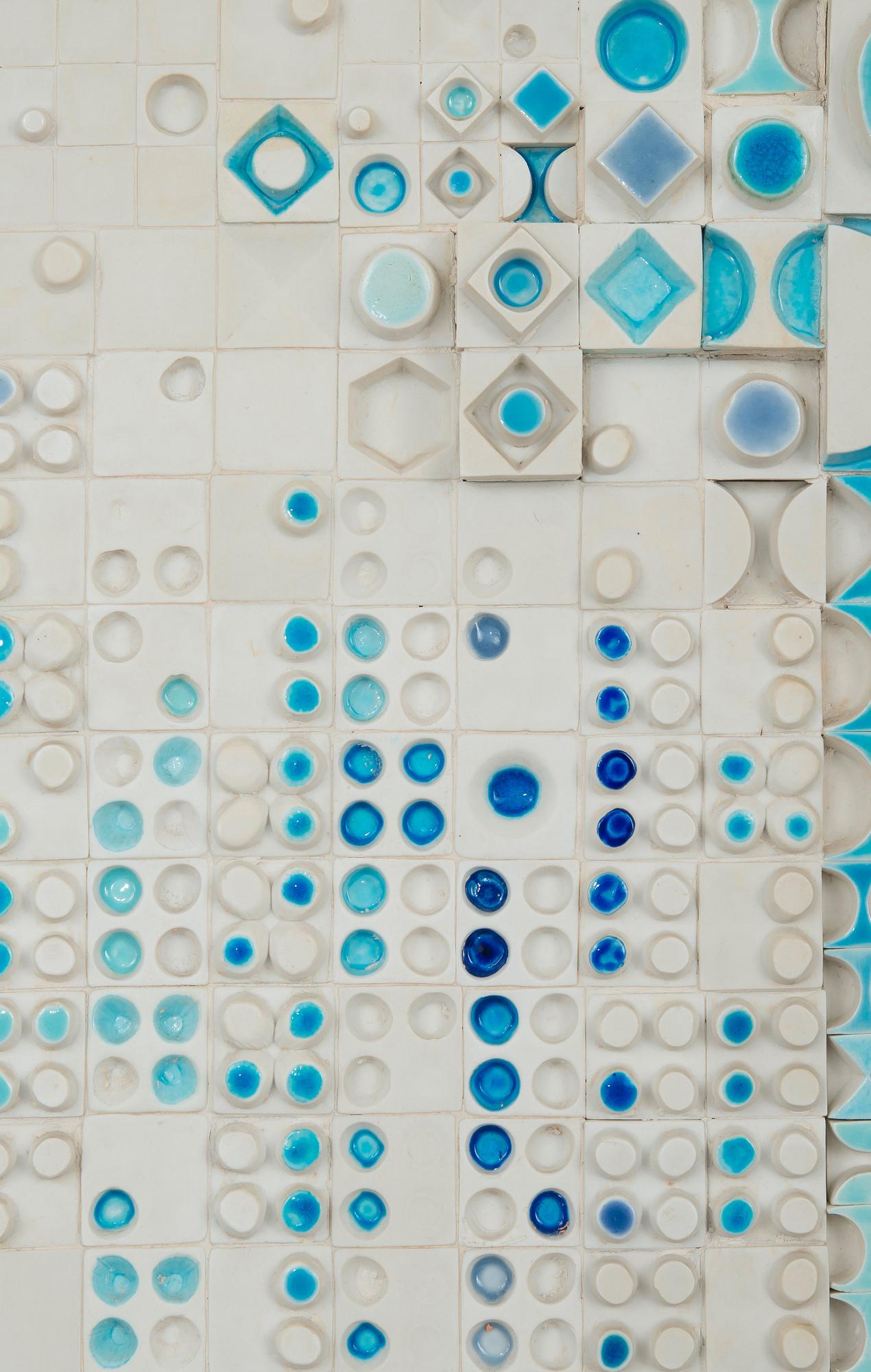 Rut Bryk, KERAMIIKKARELIEFI,