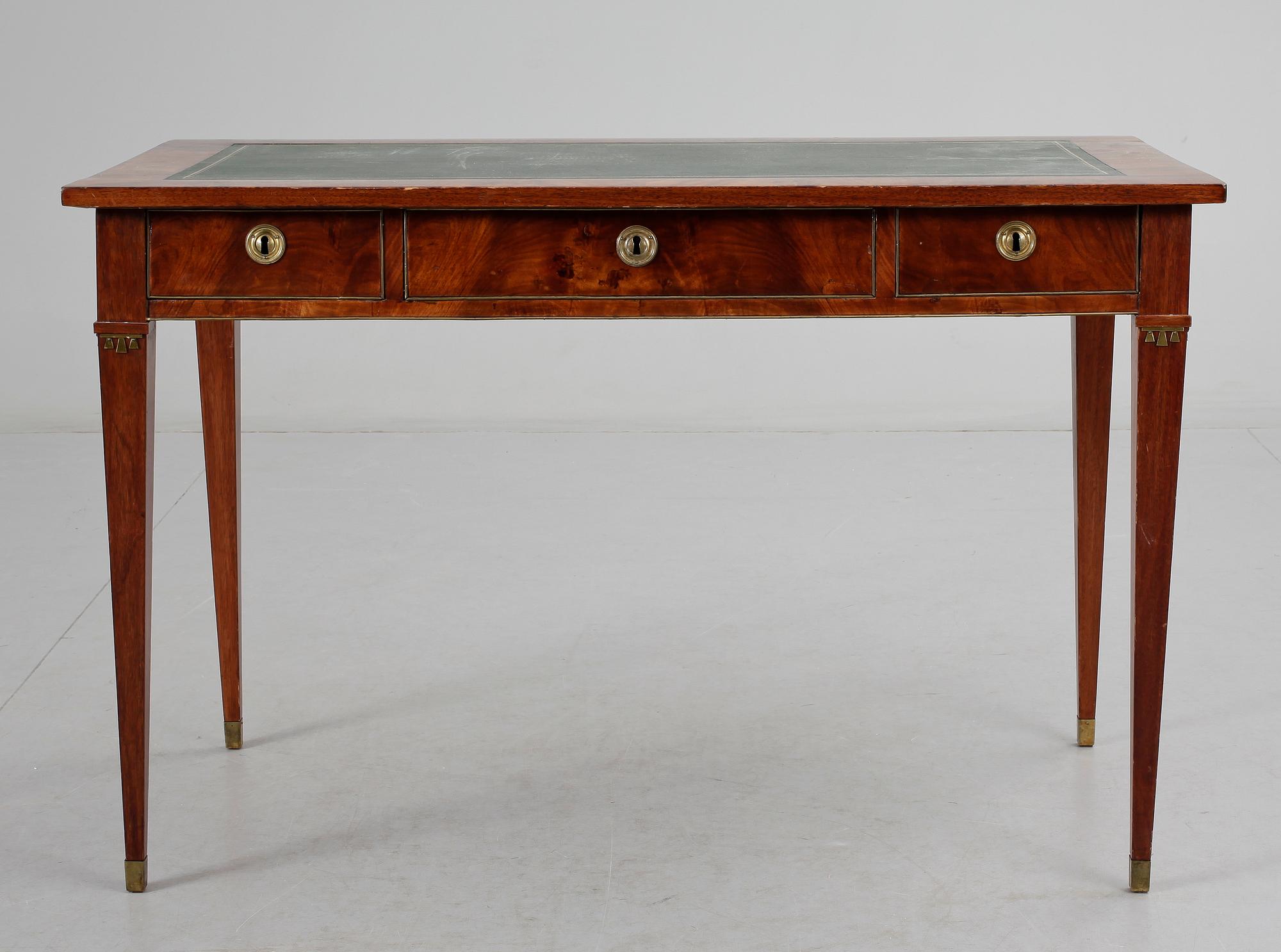 SKRIVBORD. sengustaviansk stil, 1800-tal.