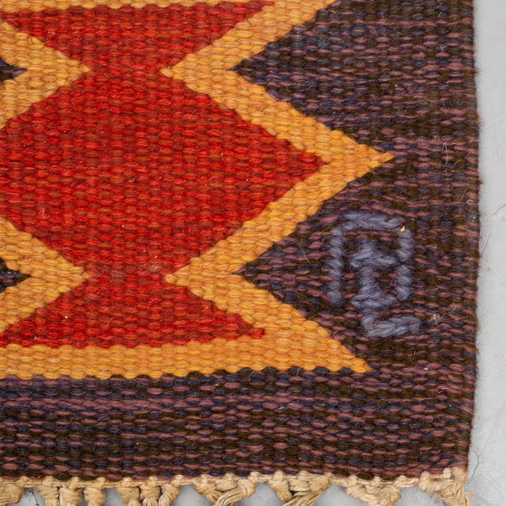 MATTO, flat weave, ca 199 x 137 cm, a signature, Sweden around the 1950's-60's.