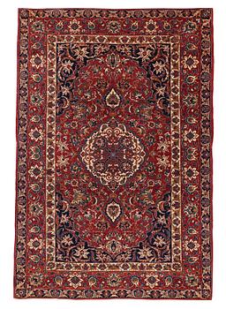 189. A RUG, a semi-antique Esfahan, ca 213,5 x 143,5-146,5 cm.
