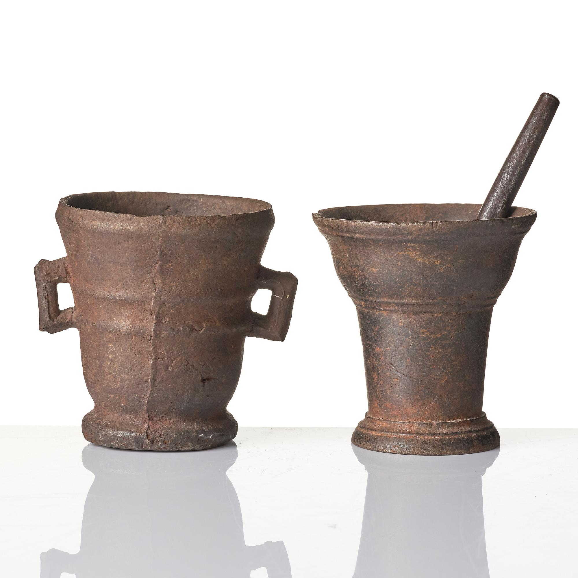 Mortlar, två stycken, 1700 - tidigt 1800-tal.