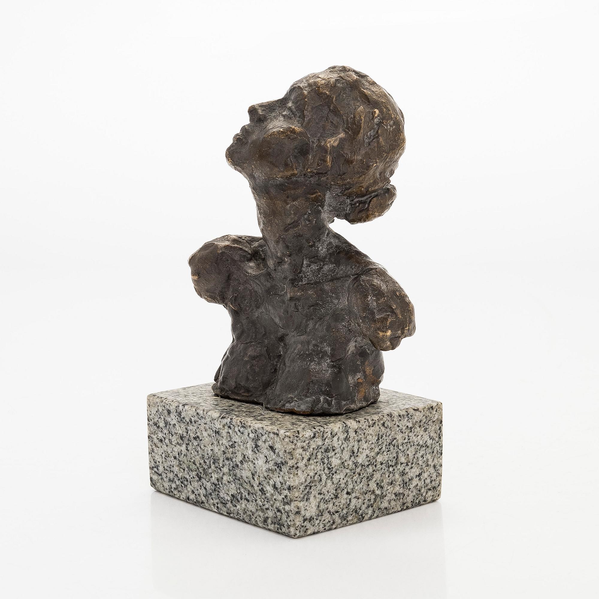 Erkki Mykrä, Bust of a Woman.