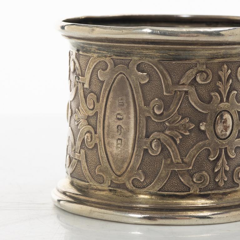 Brödkorgar, 2 st, samt servettringar, 3 st, silver, 1800-1900-tal.