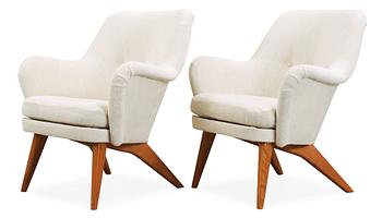 489. A pair of Carl-Gustav Hiort af Ornäs easy chairs, Helsinki 1950's.