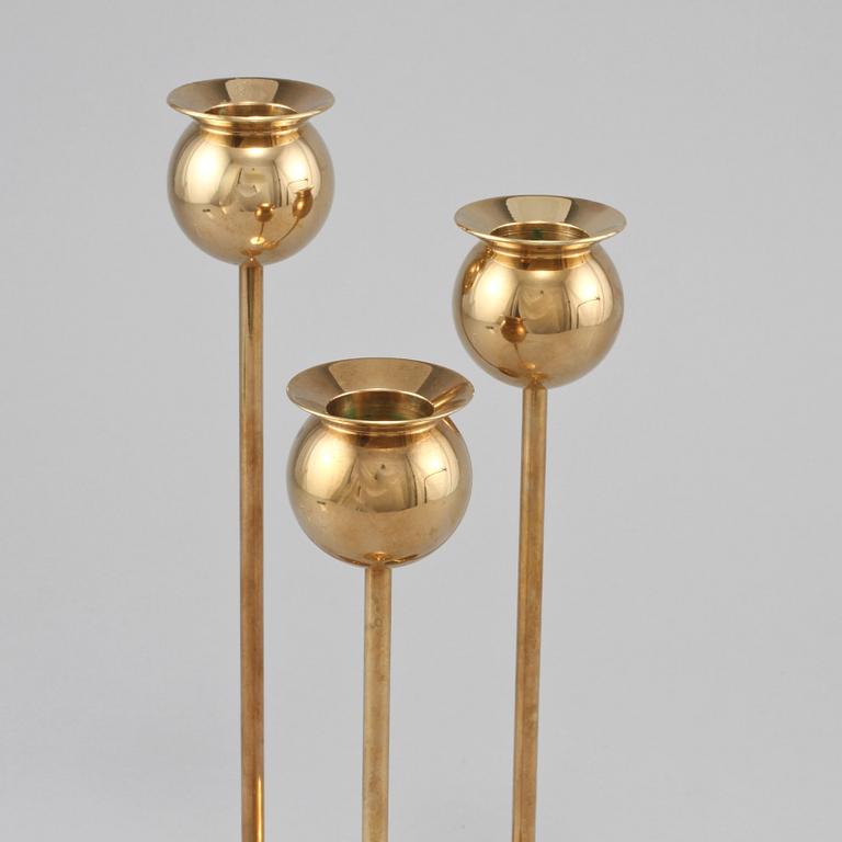 LJUSSTAKAR, 3 st, mässing, "Tulpan", Pierre Forsell, Skultuna, 1900-talets andra hälft.