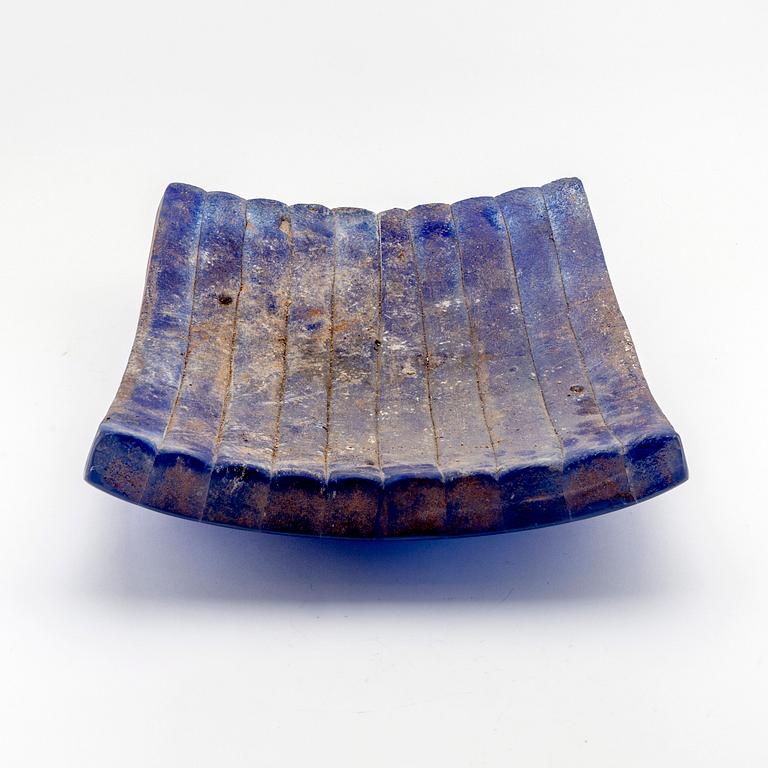 Paula Barton fat gjutet signed och daterad 99sandblästrat glas.