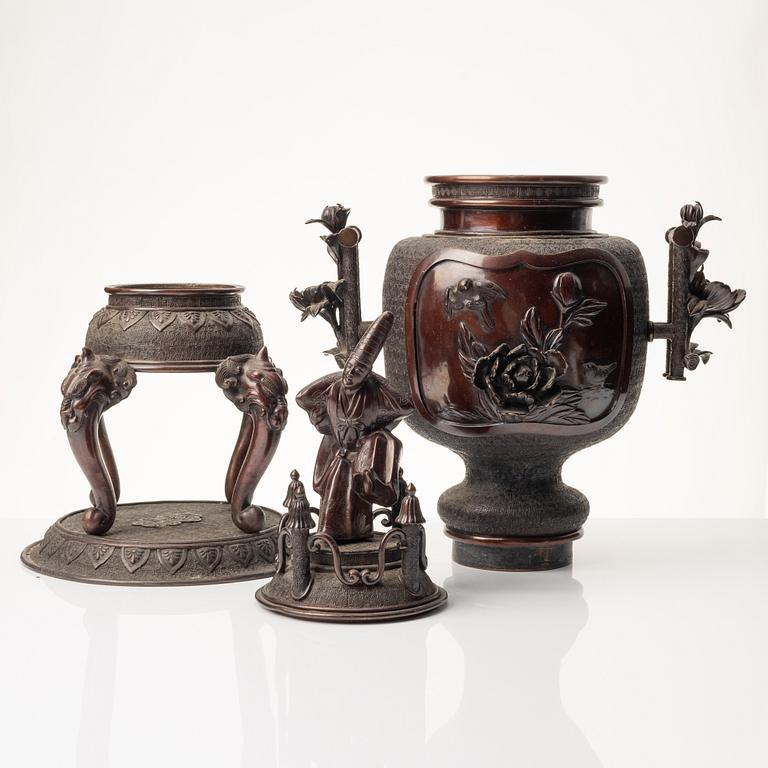 Rökelsekar, brons, Japan, Meiji (1868-1912).