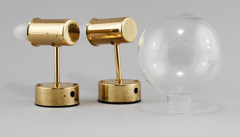 VÄGGLAMPOR, ett par, Hans Agne Jakobsson, Markaryd, 1900-talets andra hälft.