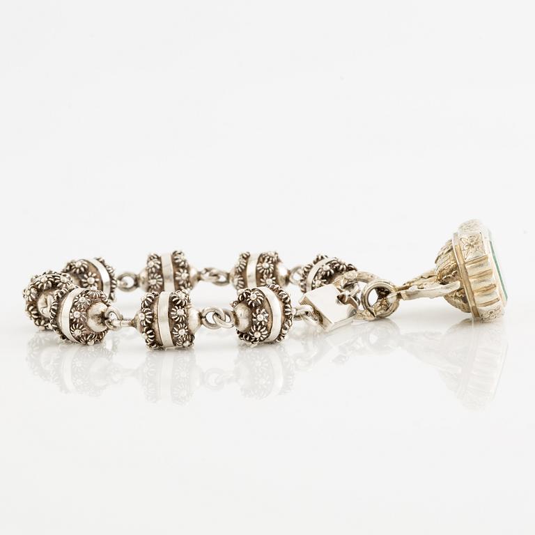 Collier med medljong samt armband silver, Mexiko.