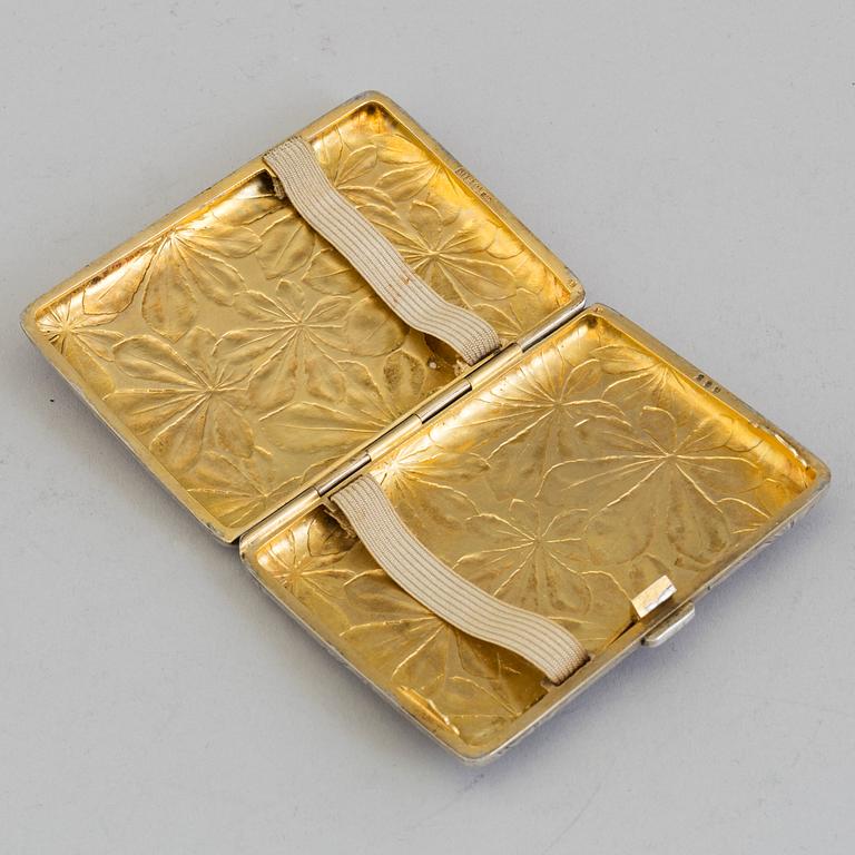 A Swedish Art Nouveau parcel-gilt cigarette case, markers mark K Anderson, Stockholm 1901.