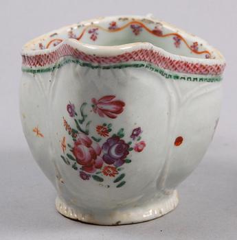 SÅSSNIPA PÅ FAT, porslin, Kina, Qianlong 1736-95.