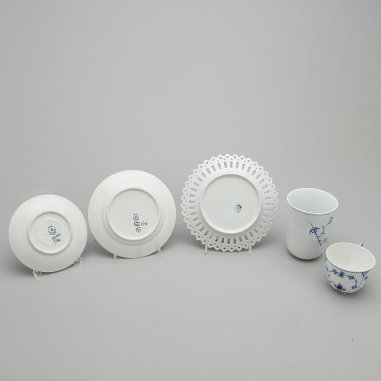 PARTI PORSLIN, 25 delar, bla. "Musselmalet", Royal Copenhagen.