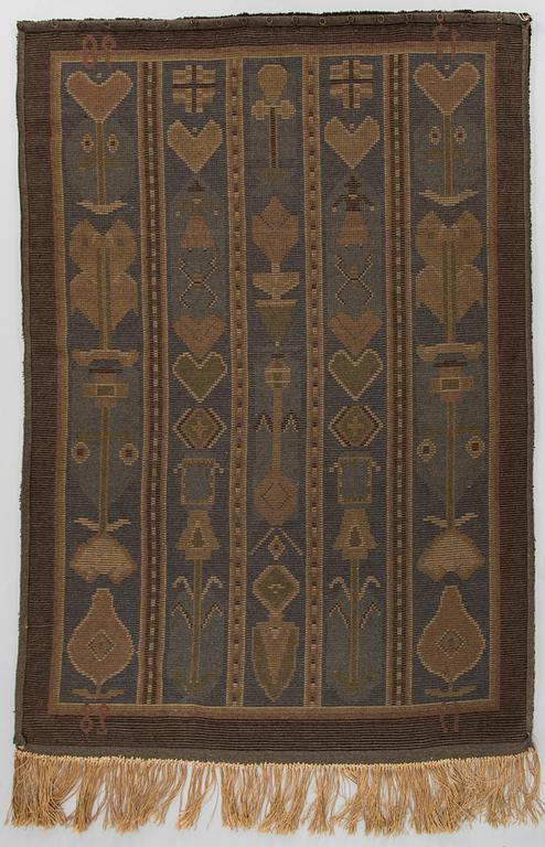 A Finnish long pile ryijy rug, model from Uurainen, probably for Neovius. Dated 1798 1928. Circa 200x141 cm.