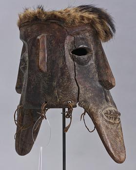 MASK, trä, Afrika, 1900-tal.