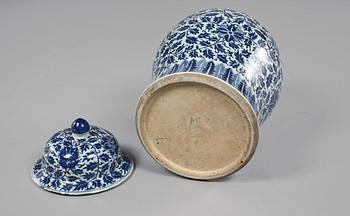 LOCKURNA, porslin, Kina, 1700/1800-tal.