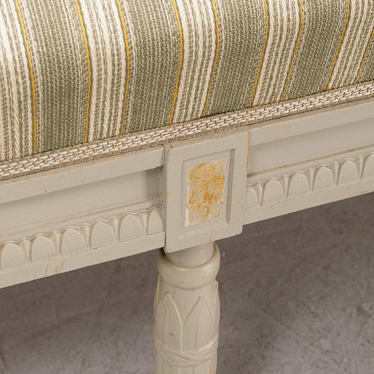 A Gustavian style 6-piece furniture suite, P.A. Eklund Bispgården, mid 20th Century.