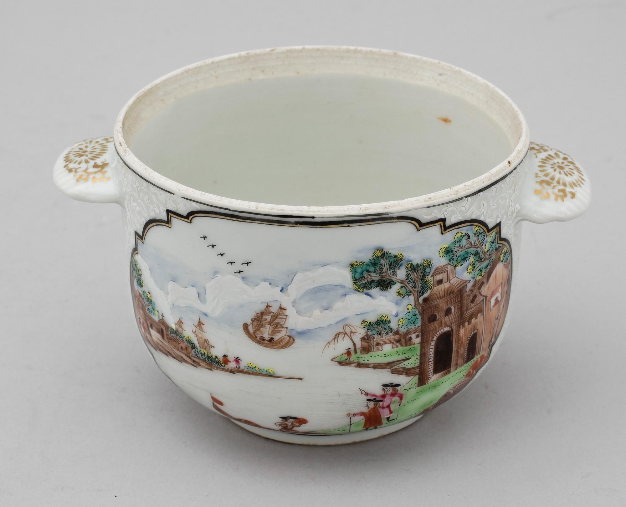 TALLRIKAR, ett par, samt skål, kompaniporslin. Qianlong (1736-1795).