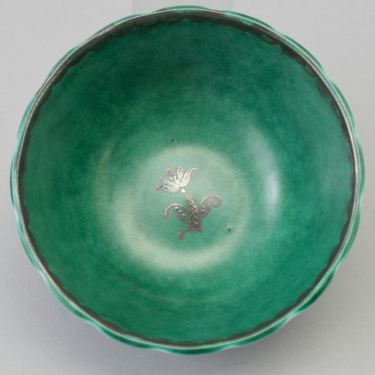 WILHELM KÅGE, an 'Argenta' creamware bowl from Gustavsberg, 1931.