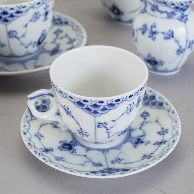 SERVIS, 129 delar, porslin, Musselmalet, Royal Copenhagen.