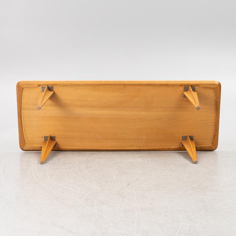 A coffee table, second half of the 20th century.