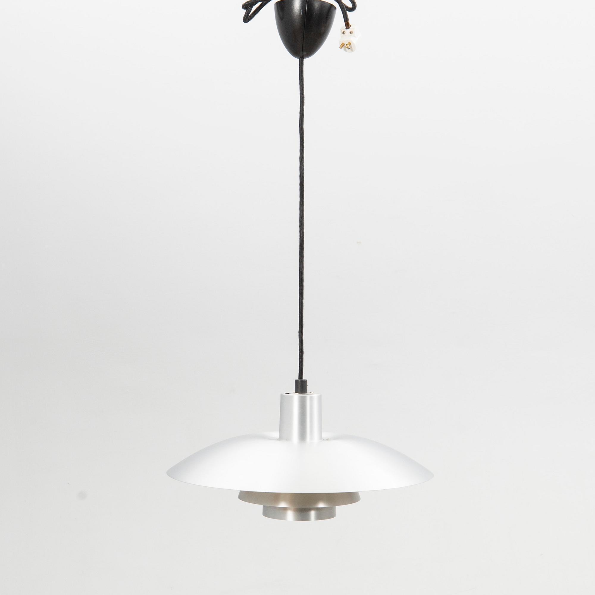 Poul Henningsen, taklampa, modell "PH 4/3", Louis Poulsen, Danmark.