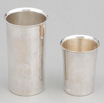 Olle Ohlsson vaser 2 st, sterling silver,  Stockholm, 1987.