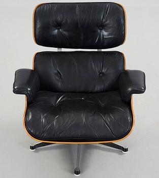 A Charles & Ray Eames 'Lounge Chair', Vitra.