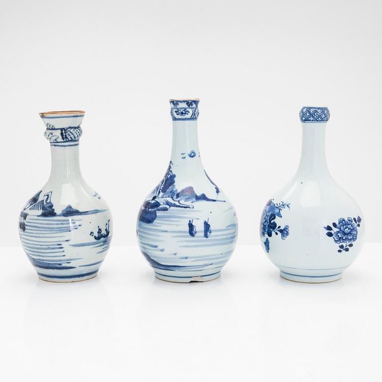 Three Qing Dynasty porcelain bottles, 18th and 19th century.