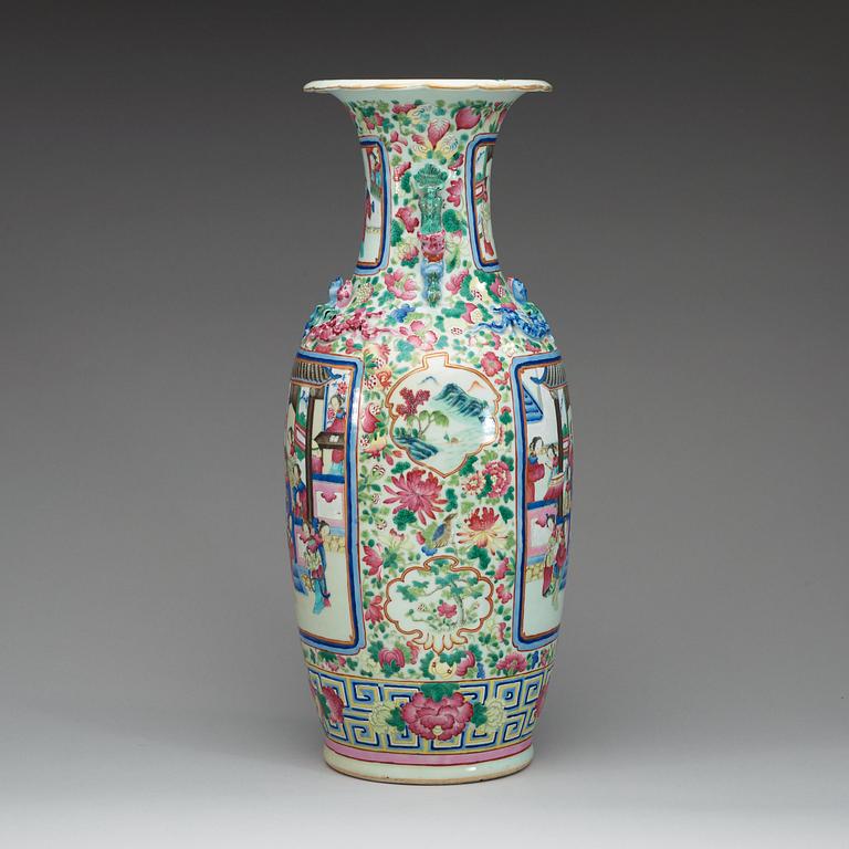 A famille rose vase, late Qing dynasty.