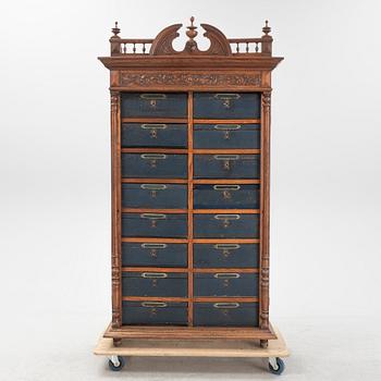 An oak cabinet early 20th Century.