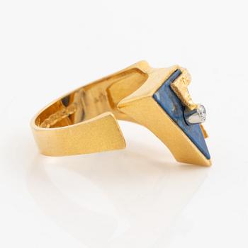 Björn Weckström, Ring, 18K gold set with a round brilliant-cut diamond and lapis lazuli, Finland 1976. By Lapponia.