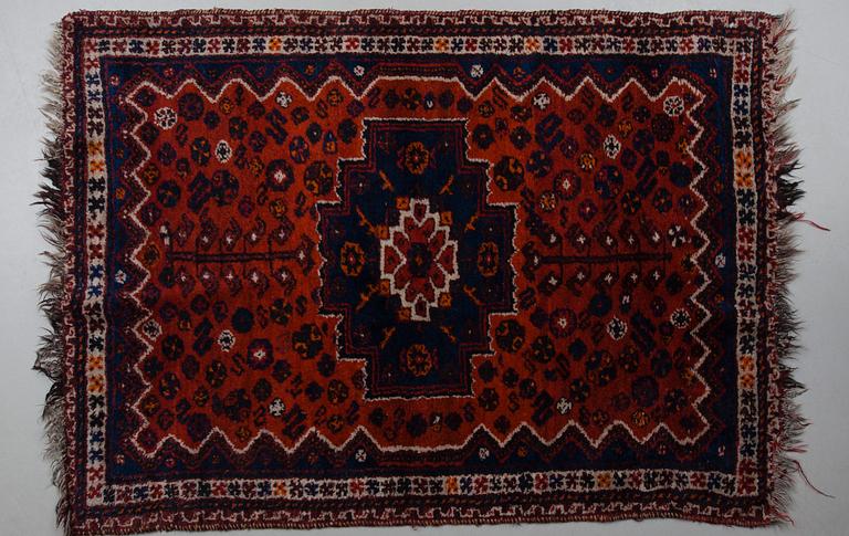MATTA, semiantik, Shiraz, ca 148 x 108 cm.