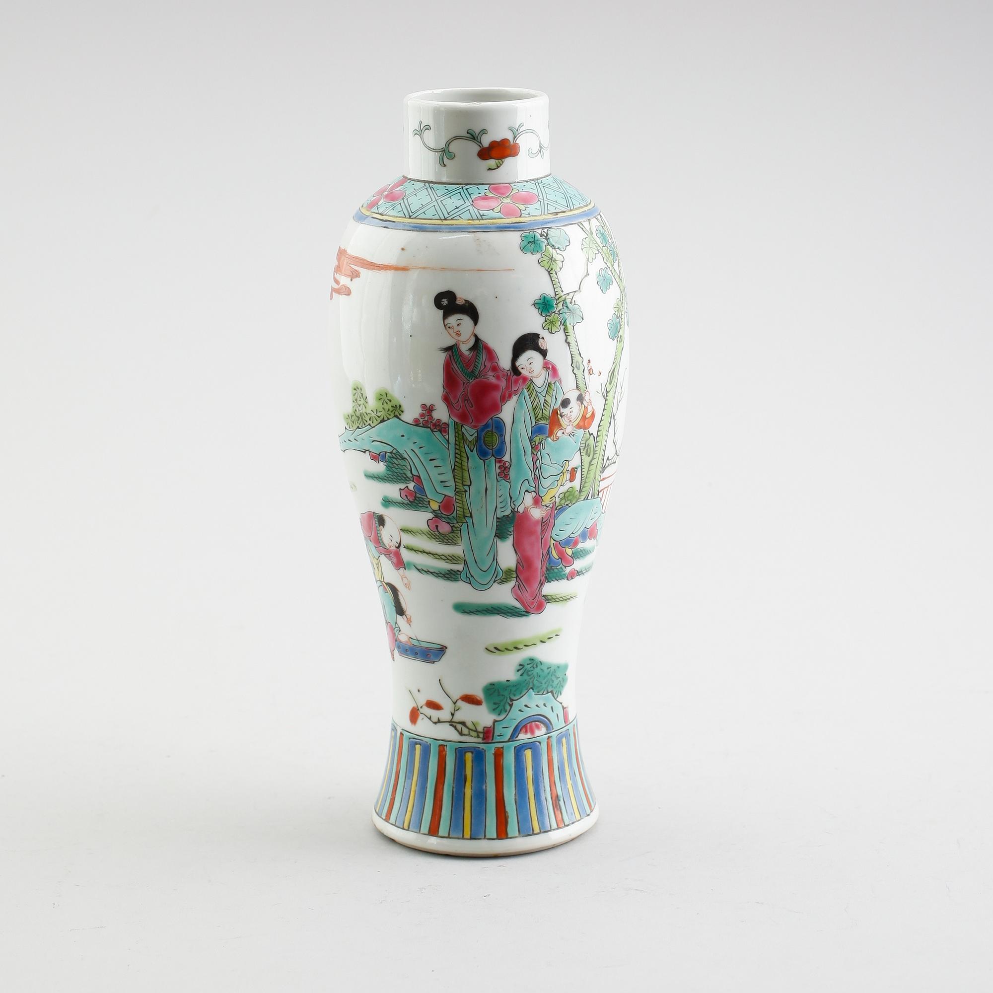 VAS, porslin, Kina, 1800-/1900-tal.