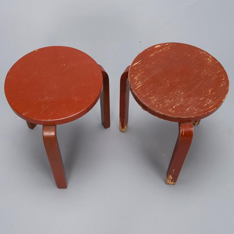 ALVAR AALTO, a pair of mid-20th Century 'E60' Stools for Artek.