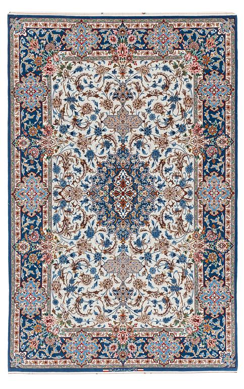 A fine signed 'Davari' Isfahan rug, c. 233 x 148 cm.