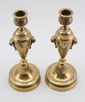 LJUSSTAKAR, 1 par, förgylld brons, 1800-tal.
