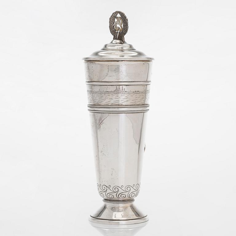 Pokal, silver, 25-års jubileumsseglats 1888-1913, oidentifierad mästare, S:t Petersburg kring 1910.