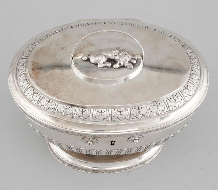 A Swedish early 19th century silver sugar-casket, mark of CP Lampa, Stockholm 1822.