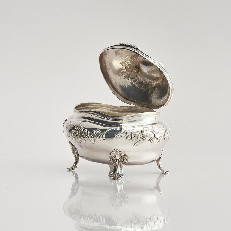 A Swedish 18th century silver sugar-casket, mark of Arvid Castman the younger, Eksjö 1774.
