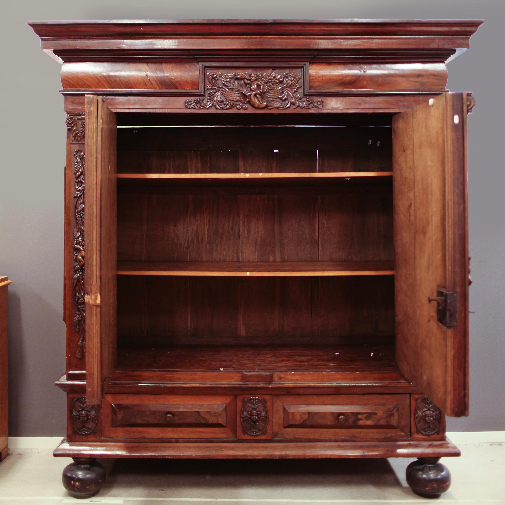 SKÅP, barock, delvis 1700-tal.